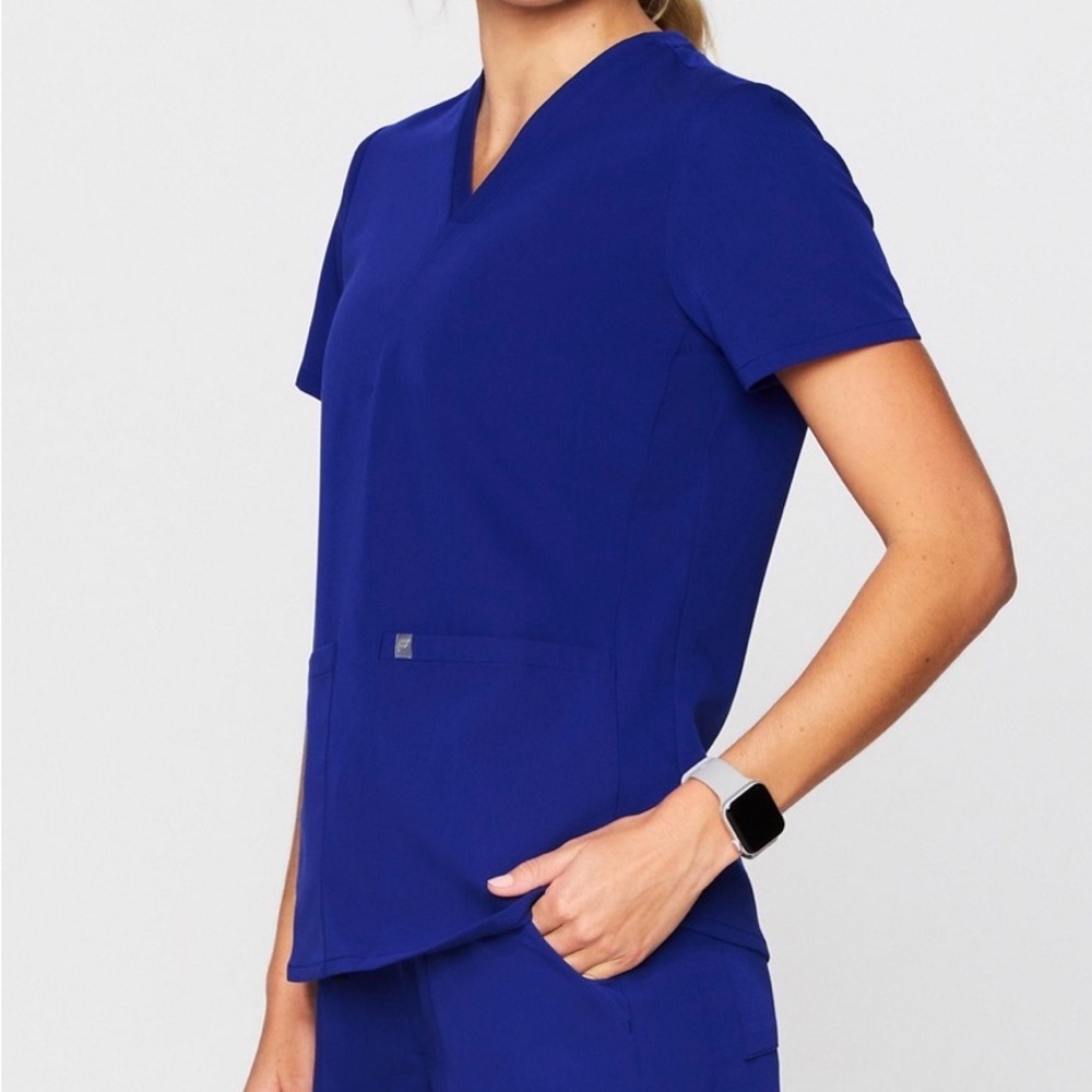 NWT Women’s Fabletics V-Neck Scrub Top in Royal Blue